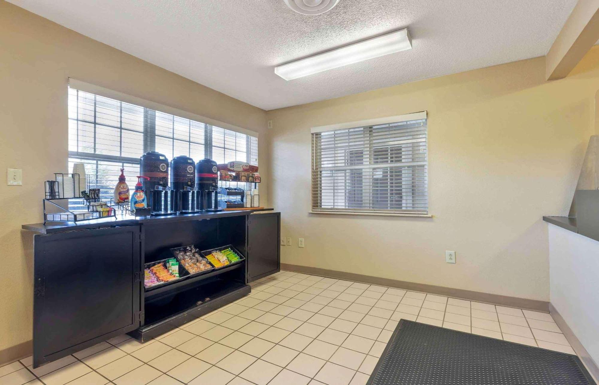 Extended Stay America Select Suites - Columbia - Ft Jackson Exterior photo